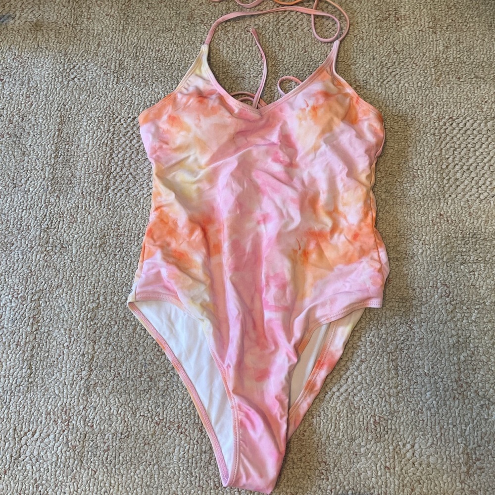 Only tried on, too small on me